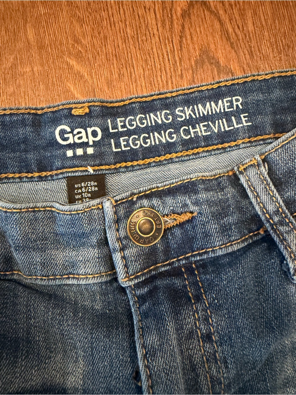 GAP Legging Skimmer Jeans in Medium Cheville Blue Denim